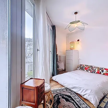 Cozy With A View Of The Sacré-cœur Parigi
