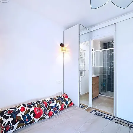 Cozy With A View Of The Sacré-cœur